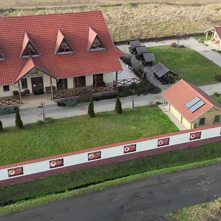 Tuzseri Palinka Tanya Exterior foto