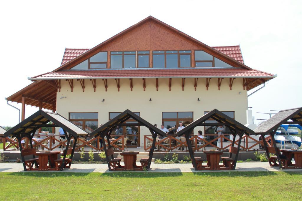 Tuzseri Palinka Tanya Exterior foto