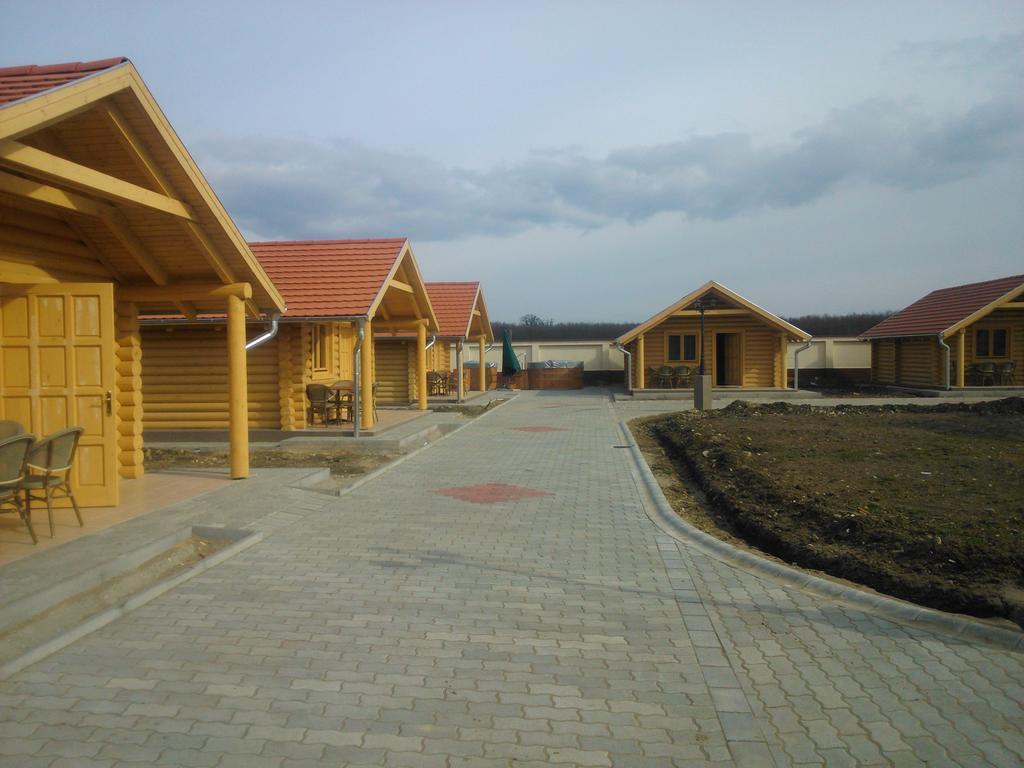 Tuzseri Palinka Tanya Exterior foto